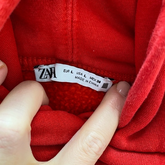 Zara large cropped red sweater/hoodie - Picture 2 of 2
